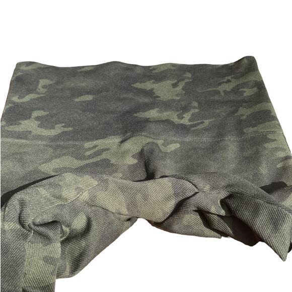 Spanx Leggings Look at Me Now Seamless Camo Camouflage Green Size Extra Small - Picture 8 of 11